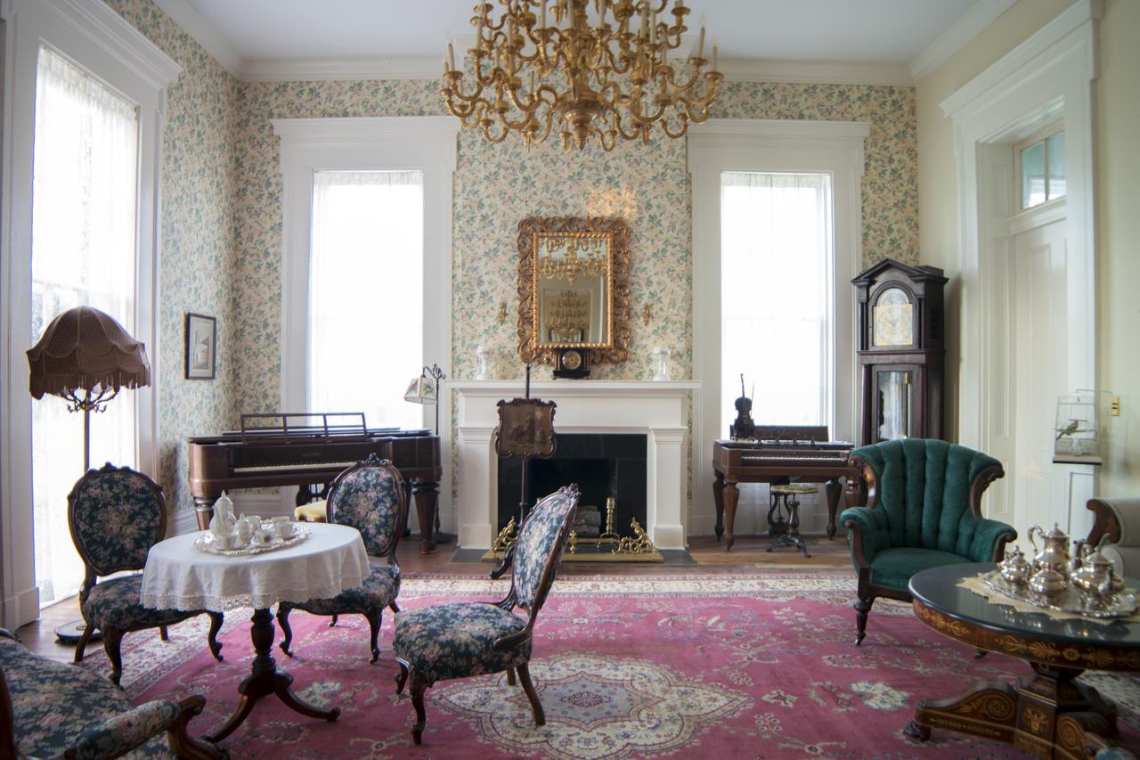 Bed and Breakfast Belmont Plantation, Est 1857 Гринвилл Экстерьер фото