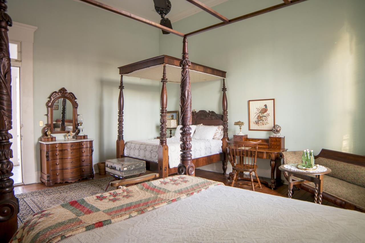 Bed and Breakfast Belmont Plantation, Est 1857 Гринвилл Экстерьер фото